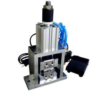  Обрежьте алюминиевую фольгу