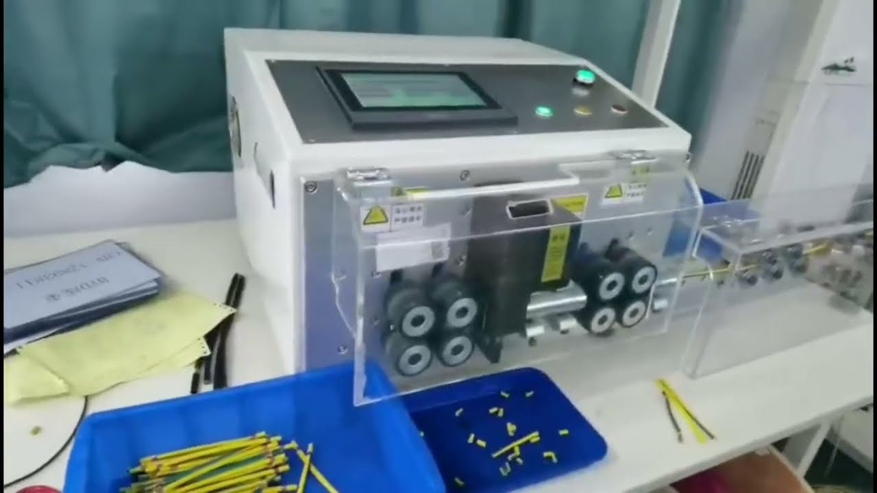 Fully Automatic Multi core Sheathed Wire 6-70 Square mm Cable Cutting And Stripping Machine